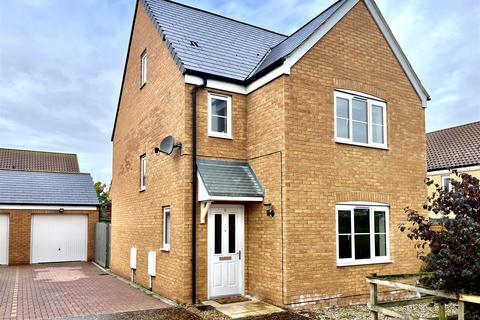 4 bedroom detached house for sale, Thresher Way, Harleston IP20