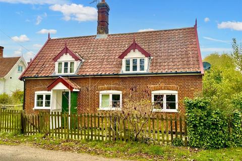 2 bedroom detached house for sale, Church Road, Bungay NR35