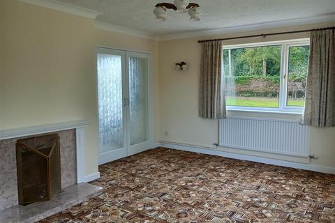 3 bedroom detached bungalow to rent, Topcroft Street, Bungay NR35