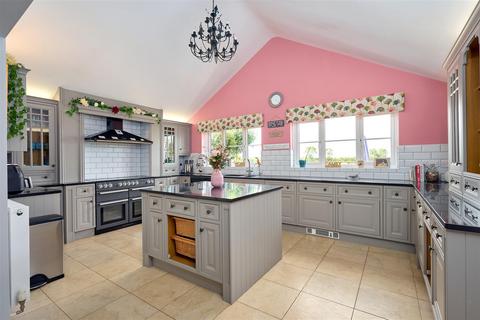 5 bedroom detached house for sale, The Paddocks, Eye IP21