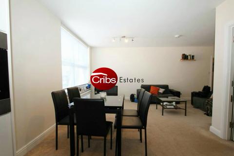 3 bedroom flat to rent, London, SW19