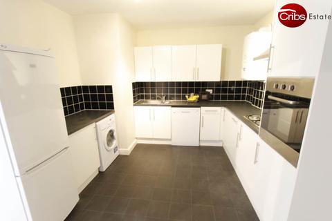 3 bedroom flat to rent, London, SW19