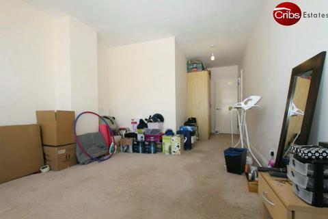 3 bedroom flat to rent, London, SW19