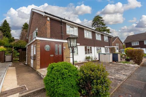 2 bedroom maisonette for sale, Castleton Close, Banstead