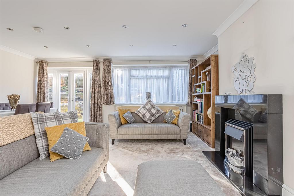 Flat-castleton-close-banstead-118.jpg