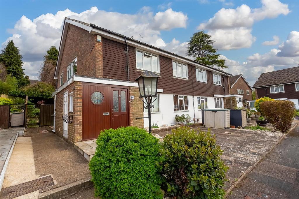 Flat-castleton-close-banstead-103.jpg