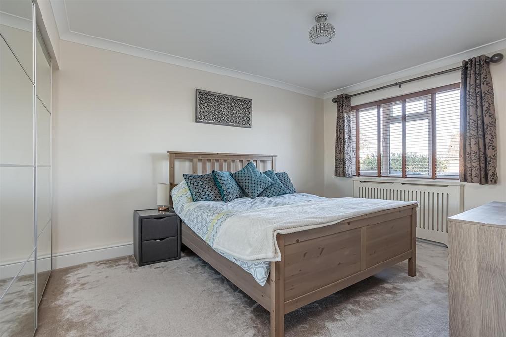 Flat-castleton-close-banstead-110.jpg
