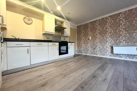 2 bedroom flat to rent, Palatine Place, Dunston, Gateshead