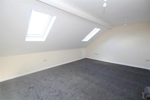 2 bedroom apartment to rent, High Street, Ilfracombe EX34