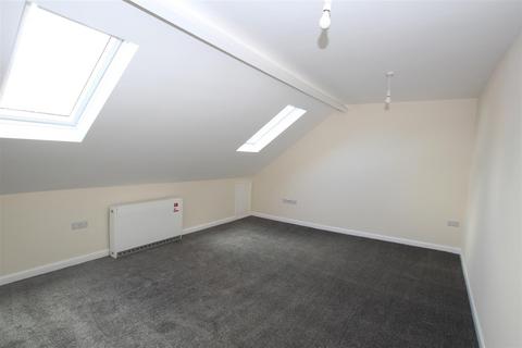 2 bedroom apartment to rent, High Street, Ilfracombe EX34