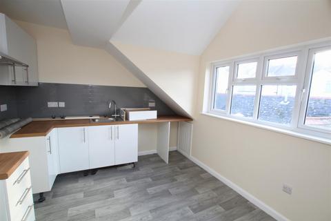 2 bedroom apartment to rent, High Street, Ilfracombe EX34