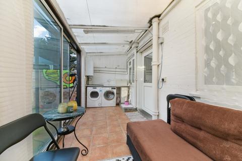 67 Tarling Road, London, E16 1HN
