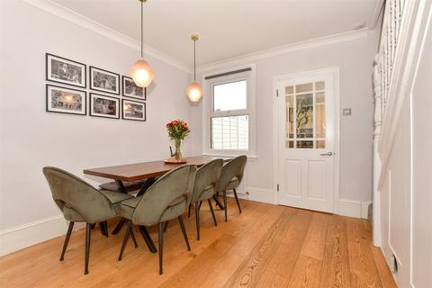 31 Ray Lodge Road, Woodford Green, IG8 7NX
