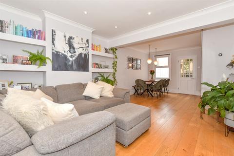 31 Ray Lodge Road, Woodford Green, IG8 7NX