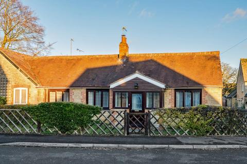 2 bedroom cottage for sale, Carterton,  Oxfordshire,  OX18