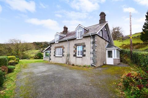 Crymlyn, Abergwyngregyn
