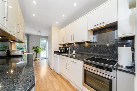 4 bedroom semi-detached house for sale, Balgonie Road, London E4