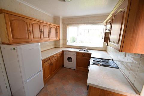 4 bedroom semi-detached house to rent, 67 Vineyard Road