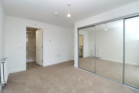 3 bedroom flat to rent, Edinburgh EH6