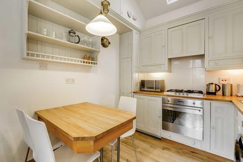 2 bedroom house to rent, Lucerne Mews, London W8