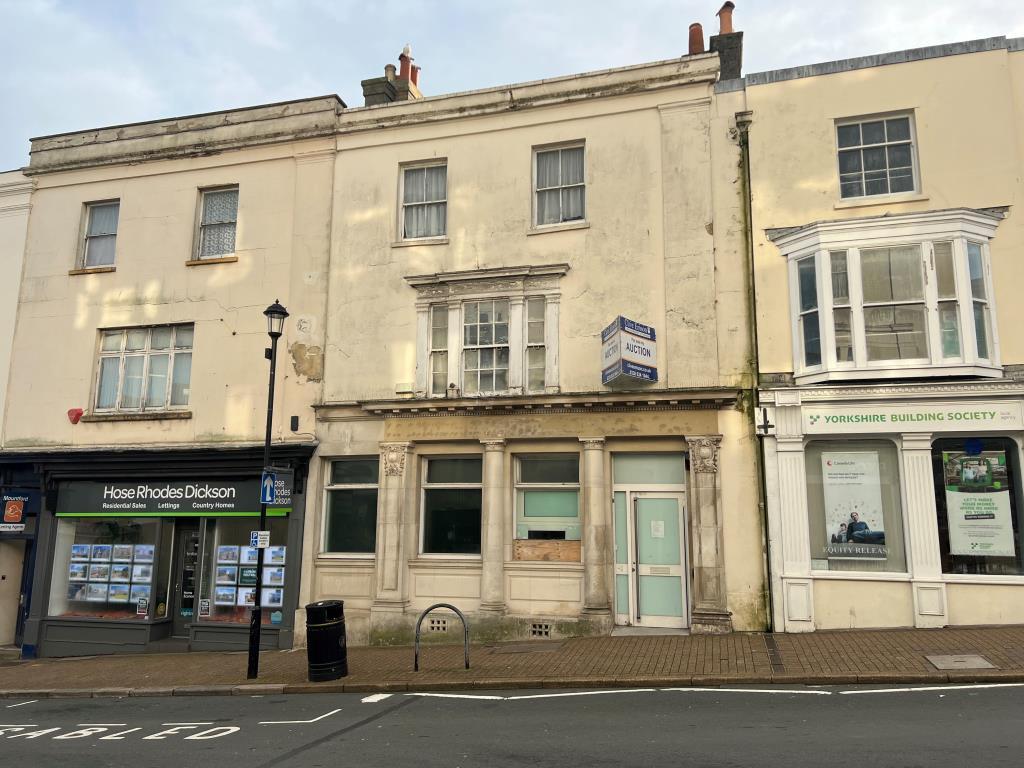 Freehold former bank in commercial centre of Ryde