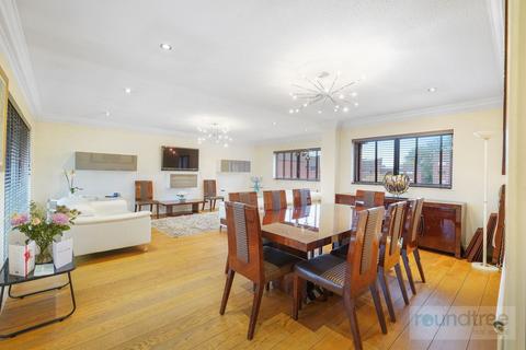 4 bedroom apartment for sale, Spencer Close, Finchley N3