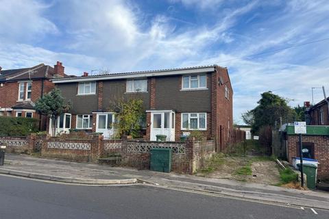 3 bedroom semi-detached house for sale, 111 Warren Avenue, Southampton