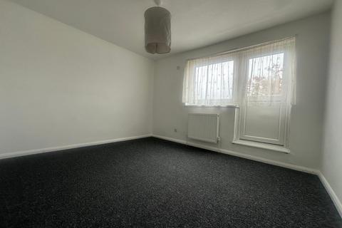 2 bedroom flat to rent, Prince of Wales Close, London, NW4