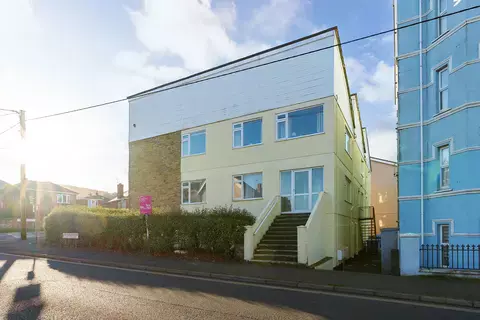 2 bedroom apartment for sale, Flat 3, Carlton Court, Ramsey