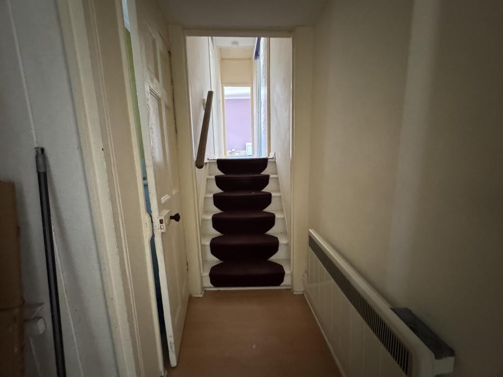 Entrance Hall steps to Inner hallway Flat A