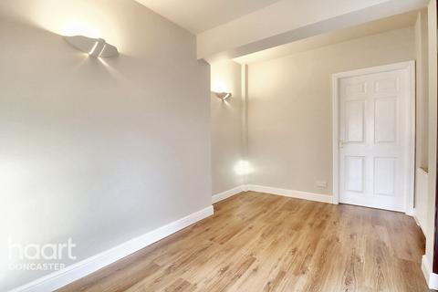 39 Heaton Gardens, Edlington, Doncaster, DN12 1SY