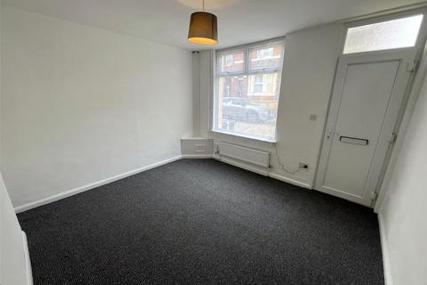 3 bedroom house to rent, Wellington Street, Northamptonshire NN16