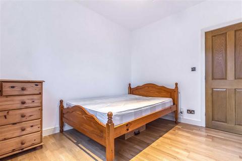 2 bedroom flat to rent, The Highway, London E1W