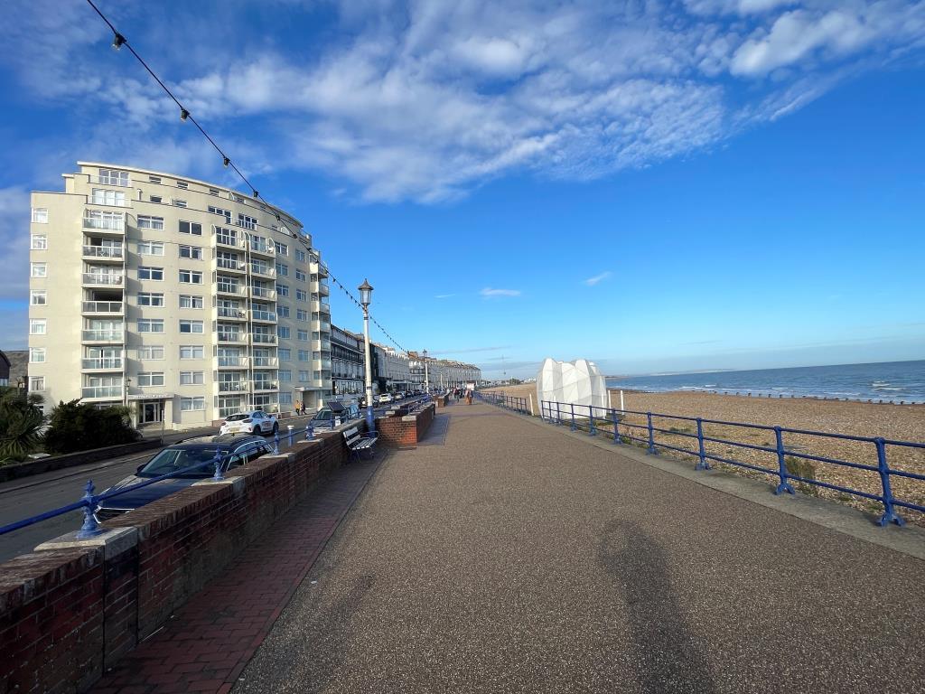 View of Metropole Court with seafront and promenad