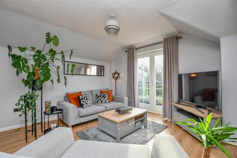 2 bedroom apartment for sale, Lime Tree Court, Napsbury, St. Albans, AL2