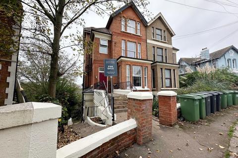 1 bedroom flat for sale, Flat 1, 2 Quarry Crescent, Hastings, East Sussex