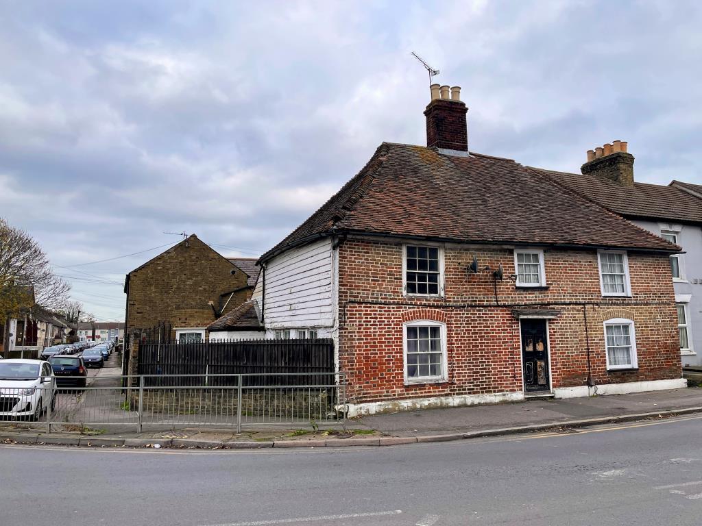 End-terrace cottage