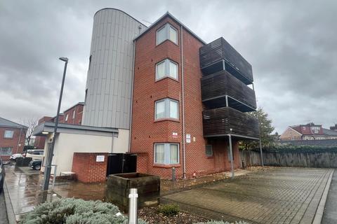 1 bedroom flat for sale, Flat 8, Coral Court, Serpentine Close, Chadwell Heath, Romford