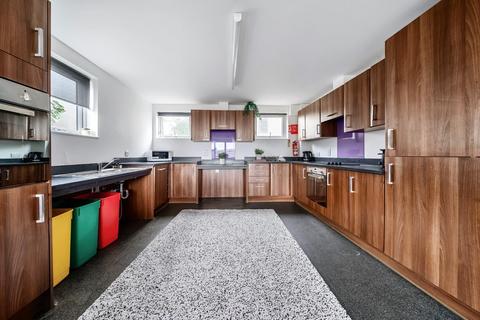 7 bedroom flat to rent, 2-4 Plymbridge Lane (3), Plymouth PL6