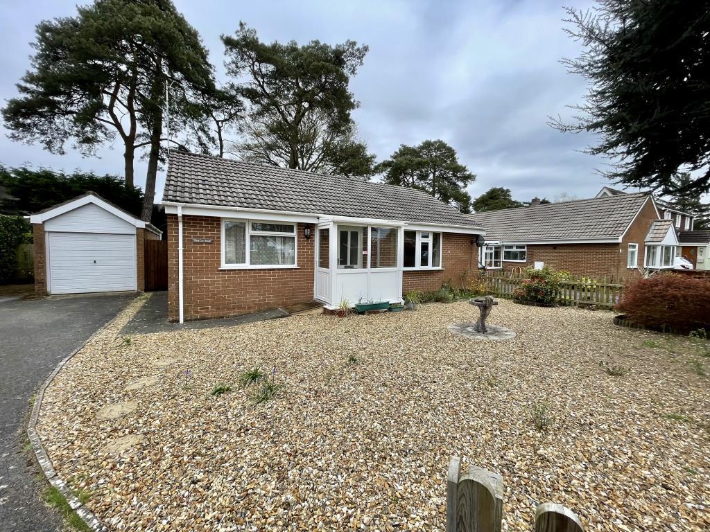 External photo of bungalow with driveway