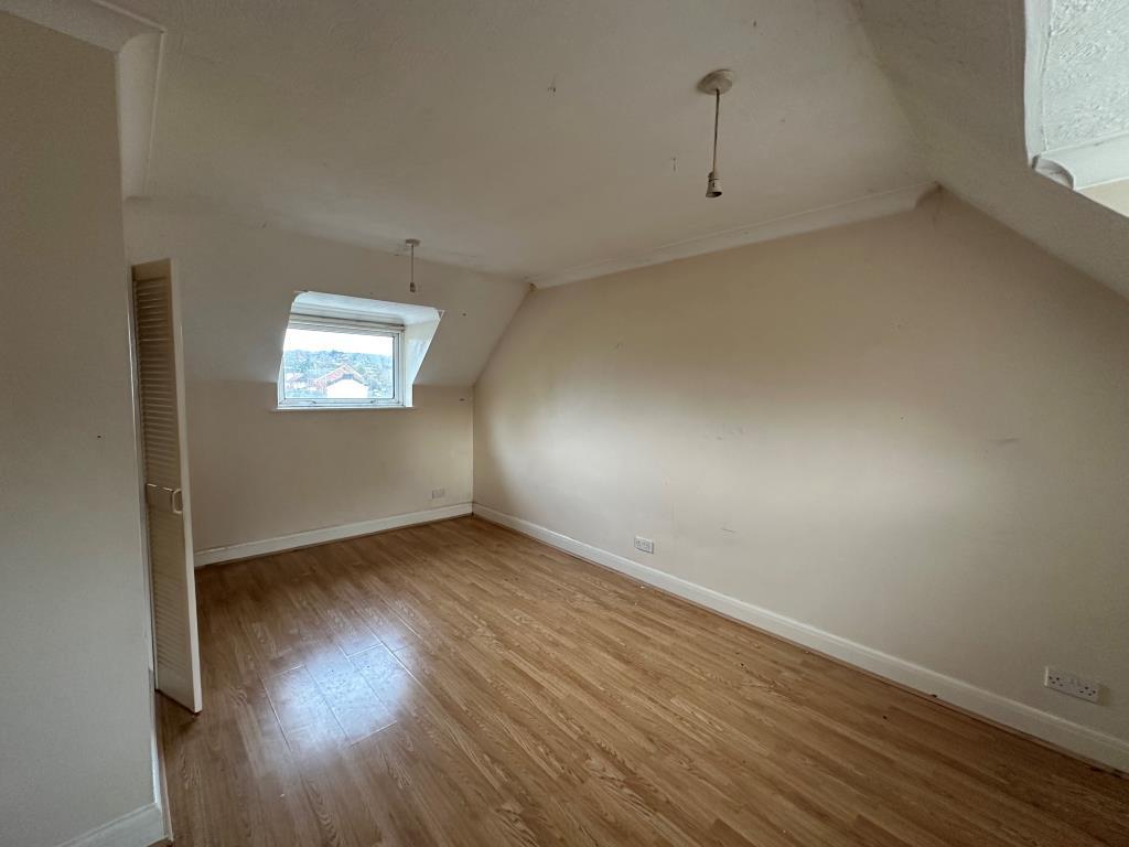 Main bedroom with en suite WC