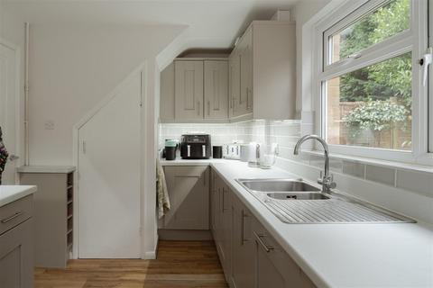 2 bedroom house for sale, Park Lane East, Reigate