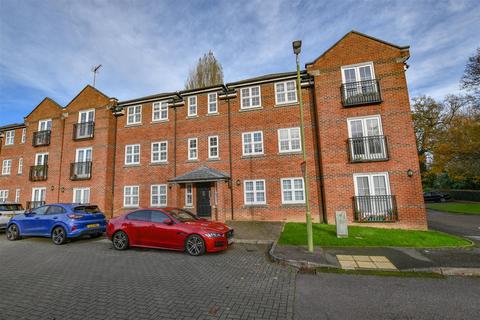 2 bedroom apartment for sale, Lime Tree Court, Napsbury, St. Albans, AL2