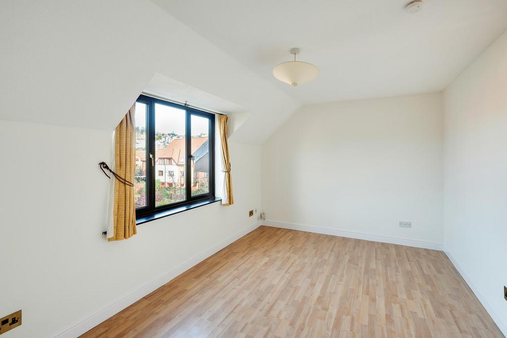 Apartment in Bristol - View 3
