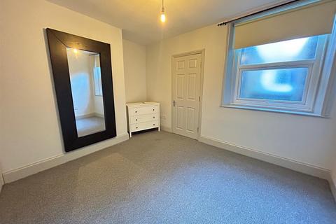 1 bedroom apartment to rent, Albemarle Crescent, Scarborough