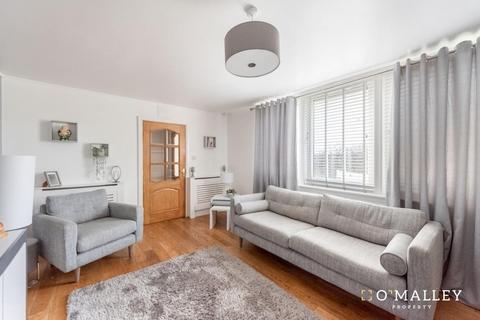 10 Ochilview, Alva, FK12 5EU