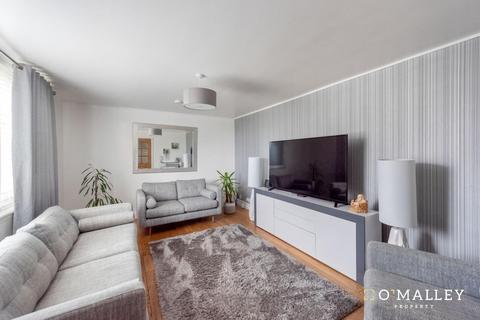 10 Ochilview, Alva, FK12 5EU