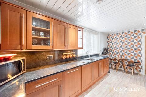 10 Ochilview, Alva, FK12 5EU
