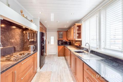 10 Ochilview, Alva, FK12 5EU