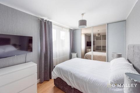 10 Ochilview, Alva, FK12 5EU